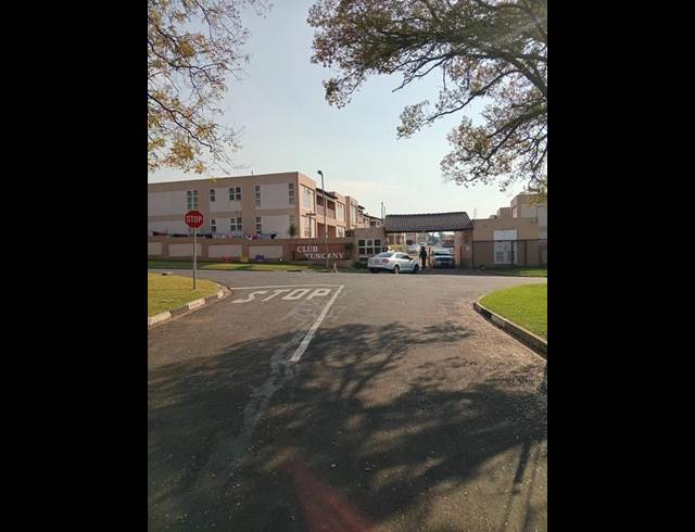 3 BEDROOM TOWNHOUSE FOR SALE IN MONDEOR